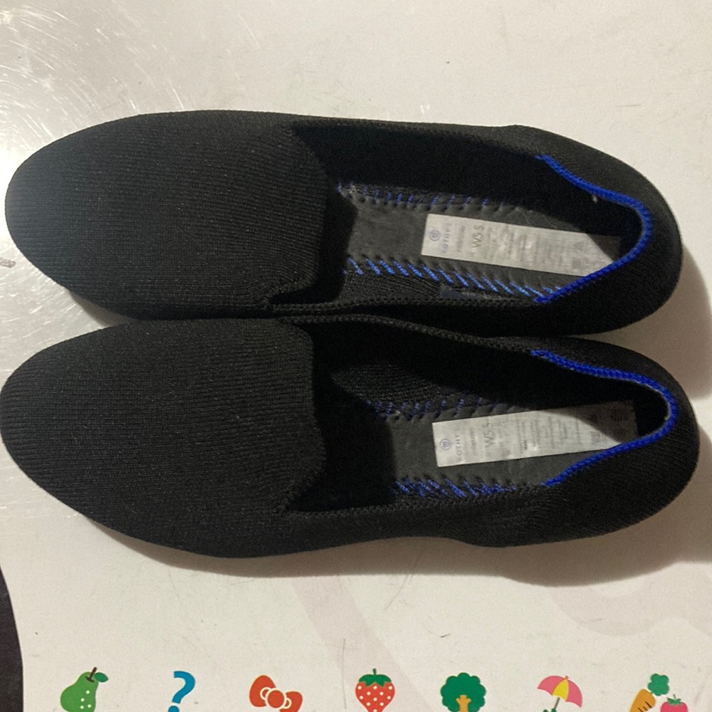Rothy’s Black women’s round toe flats machine washable size W5.5
